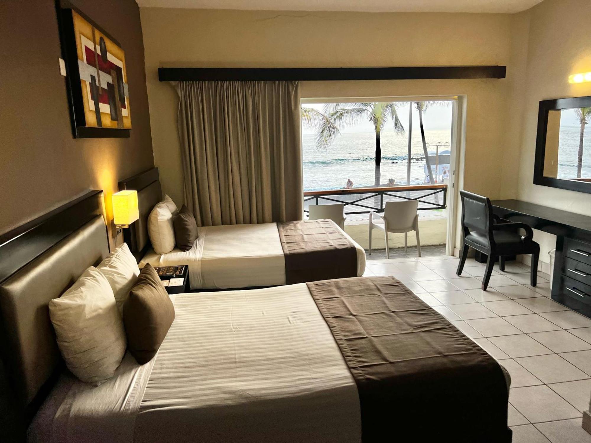 Hotel La Siesta Malecon Mazatlán Rom bilde