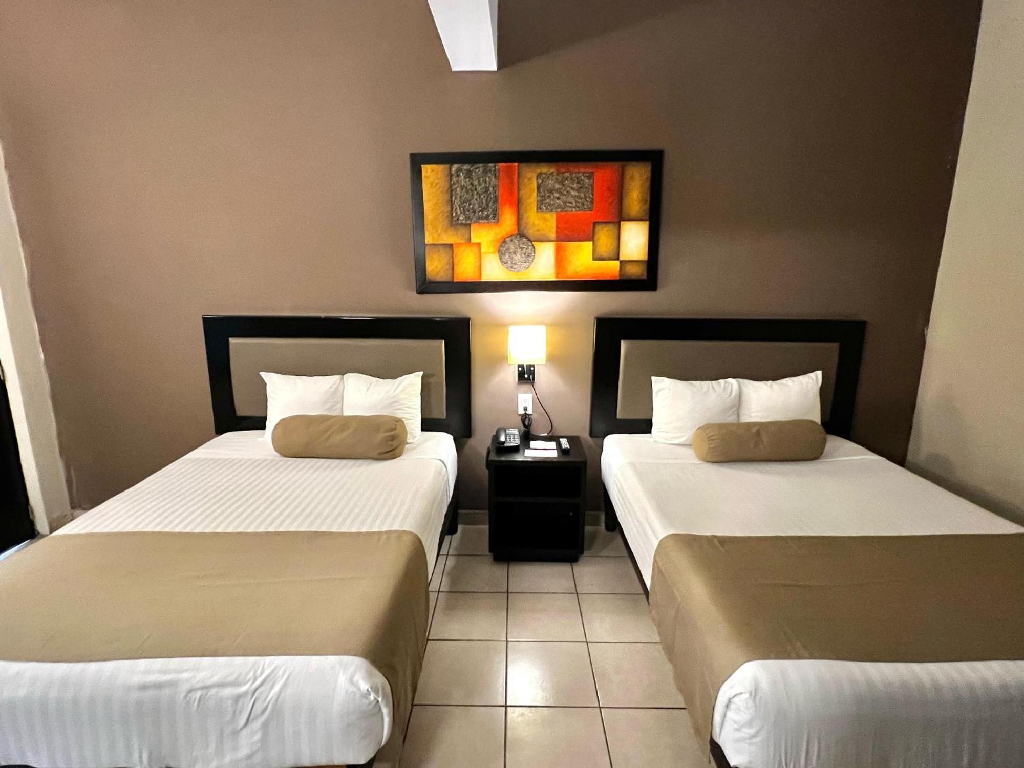 Hotel La Siesta Malecon Mazatlán Rom bilde