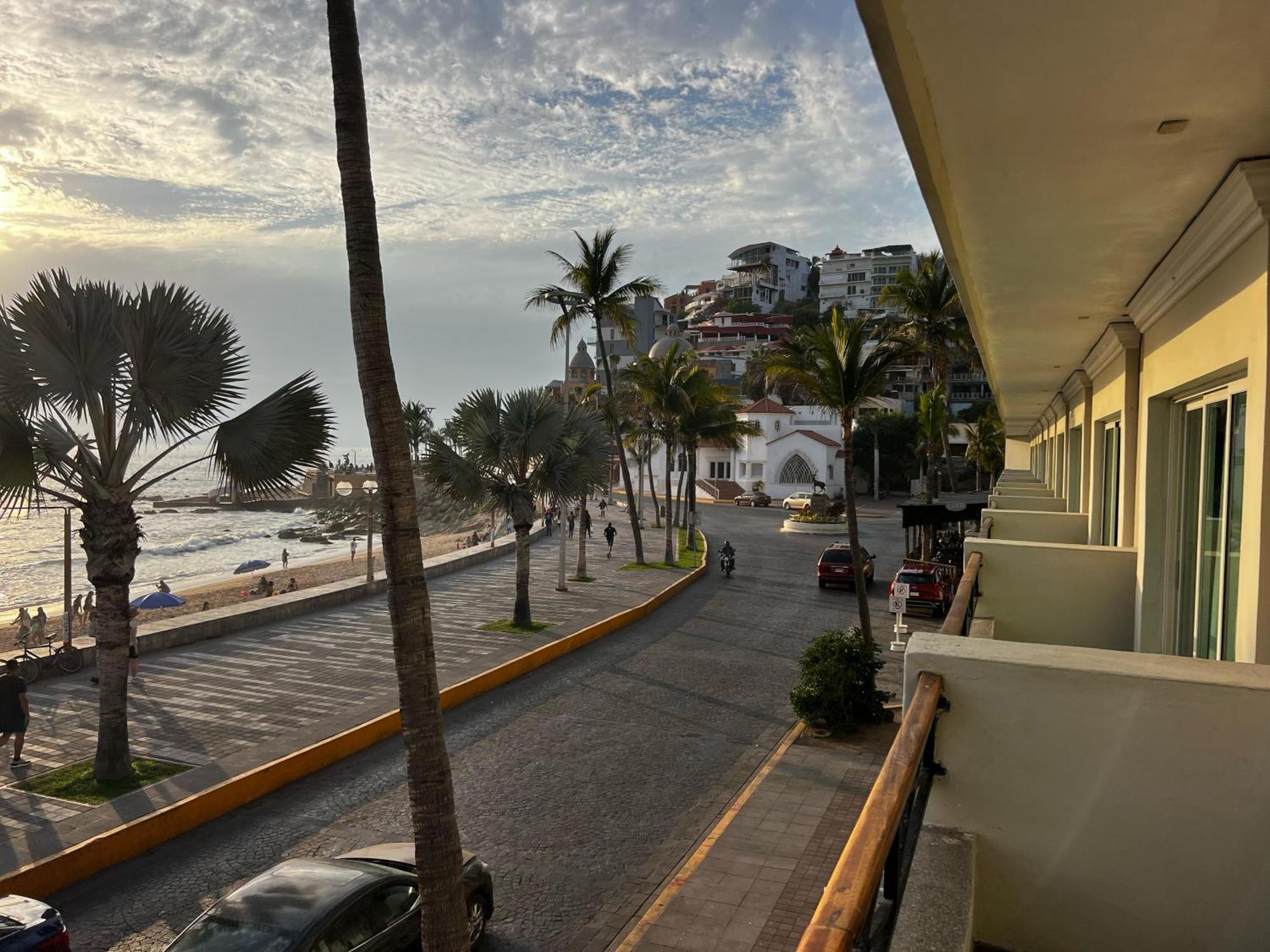 Hotel La Siesta Malecon Mazatlán Rom bilde